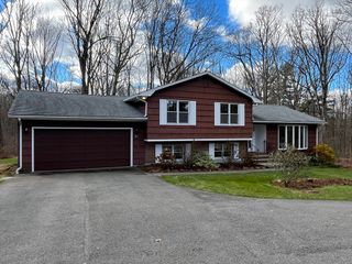 21 Hutchinson Rd., Sutton, MA 01590