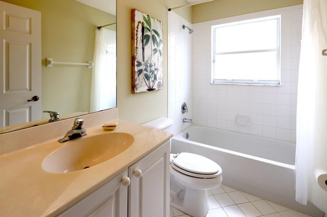 9689 Positano Way, Lake Worth, FL 33467