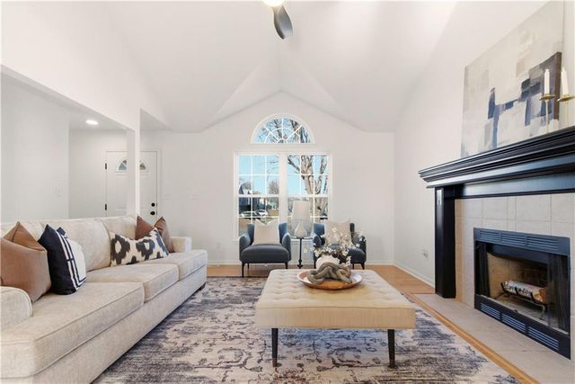 16405 E 3rd Terr Court N, Independence, MO 64056