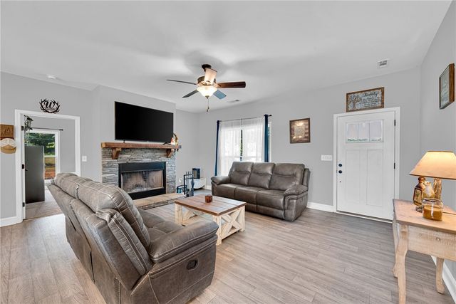664 Debra Drive, Westminster, SC 29693