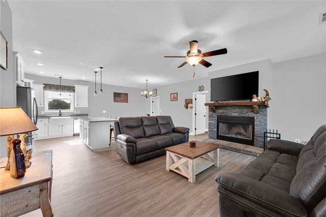 664 Debra Drive, Westminster, SC 29693