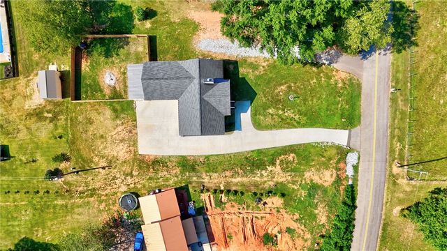 664 Debra Drive, Westminster, SC 29693