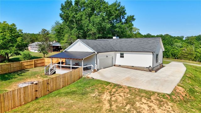664 Debra Drive, Westminster, SC 29693