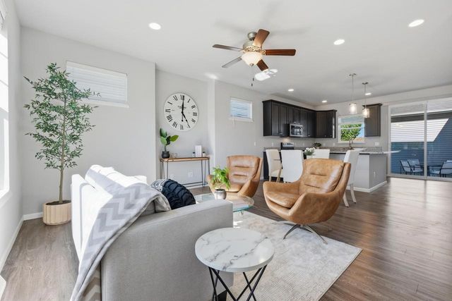 1092 O'Keeffe Avenue, Sun Prairie, WI 53590