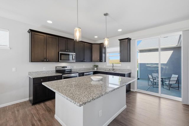 1092 O'Keeffe Avenue, Sun Prairie, WI 53590
