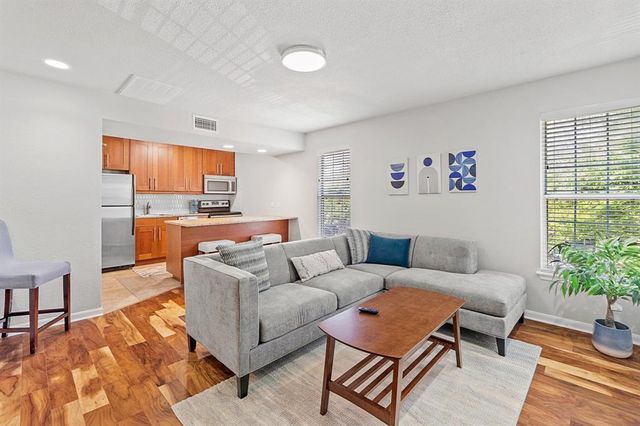 7685 Northcross DR 720, Austin, TX 78757