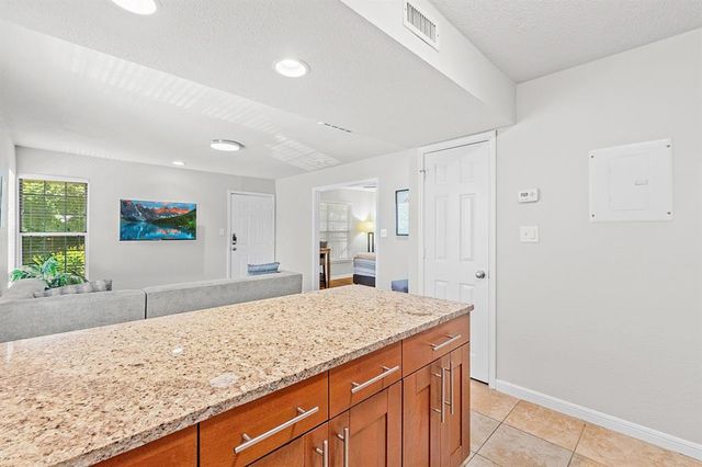 7685 Northcross DR 720, Austin, TX 78757