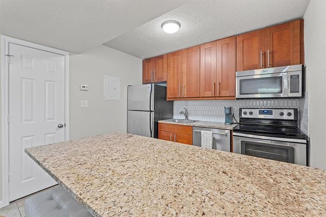 7685 Northcross DR 720, Austin, TX 78757