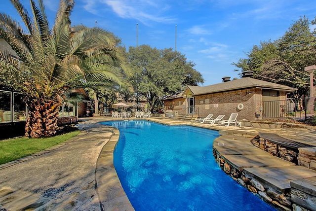 7685 Northcross DR 720, Austin, TX 78757
