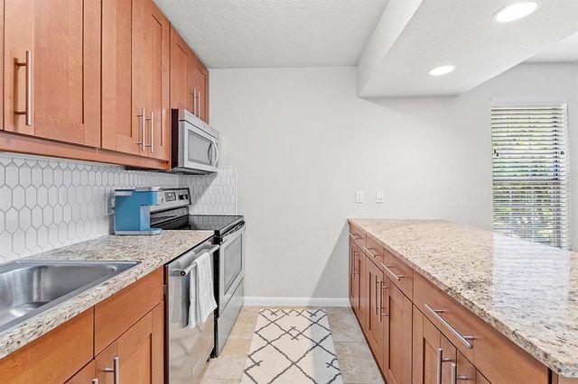 7685 Northcross DR 720, Austin, TX 78757