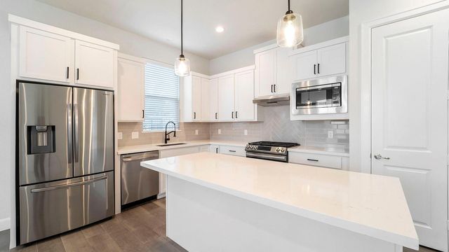 9573 Neuens Road A, Houston, TX 77080