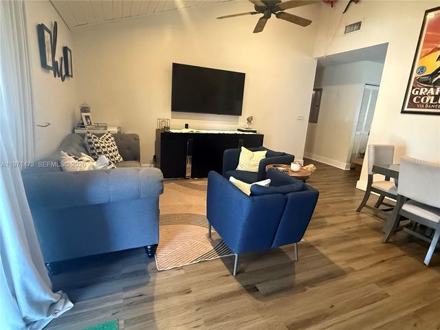 11155 NW 27th Pl, Sunrise, FL 33322