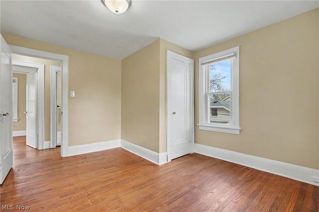 2782 Oakwood Drive, Cuyahoga Falls, OH 44221