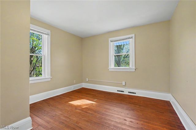 2782 Oakwood Drive, Cuyahoga Falls, OH 44221