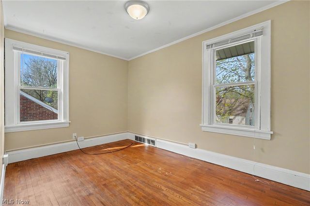 2782 Oakwood Drive, Cuyahoga Falls, OH 44221