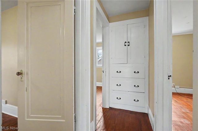 2782 Oakwood Drive, Cuyahoga Falls, OH 44221