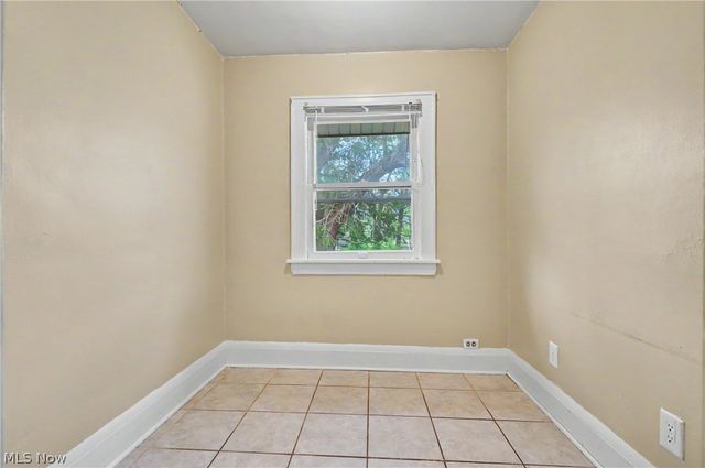 2782 Oakwood Drive, Cuyahoga Falls, OH 44221