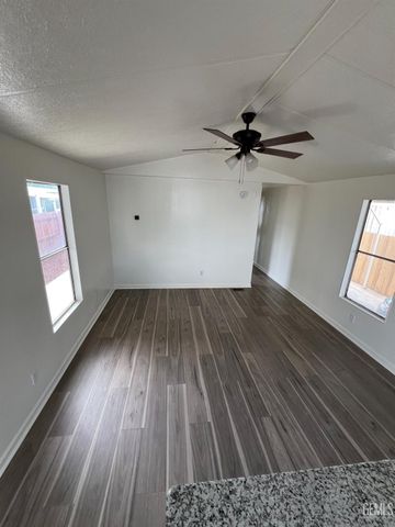 1301 Taft Highway 127, Bakersfield, CA 93307