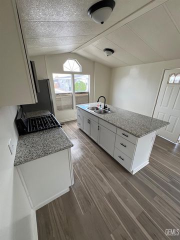 1301 Taft Highway 127, Bakersfield, CA 93307