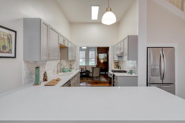 705 Hudgins ST, Smithville, TX 78957