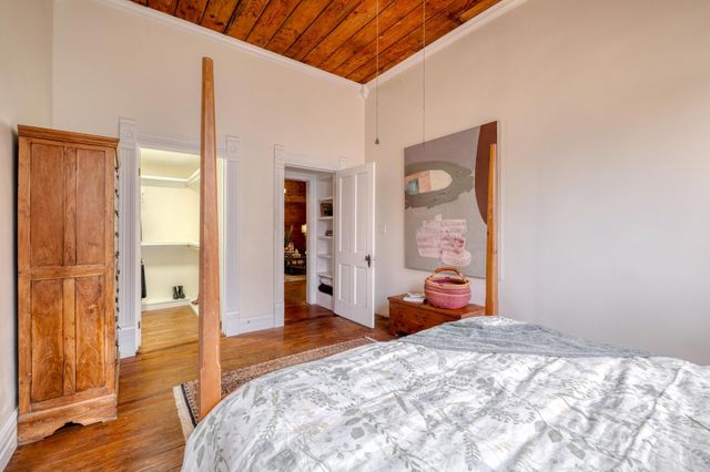 705 Hudgins ST, Smithville, TX 78957