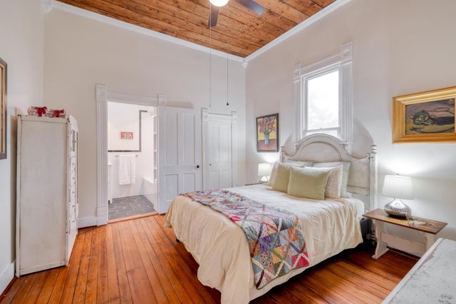 705 Hudgins ST, Smithville, TX 78957