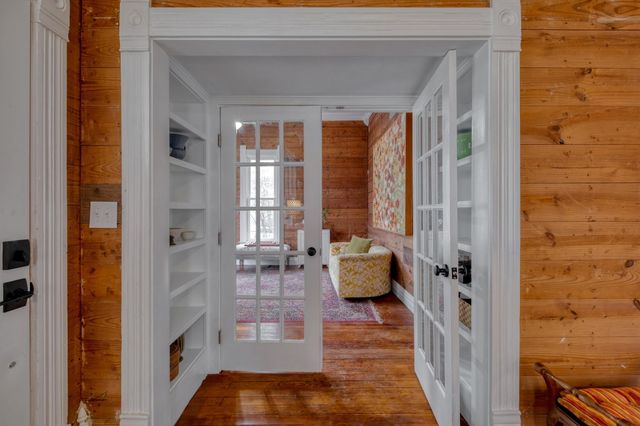 705 Hudgins ST, Smithville, TX 78957