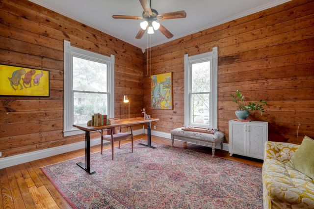 705 Hudgins ST, Smithville, TX 78957