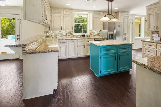 801 South Rosemary Drive, Bryan, TX 77802