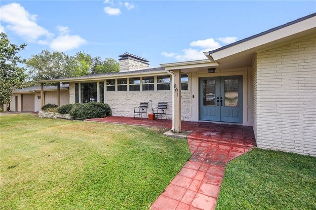 801 South Rosemary Drive, Bryan, TX 77802