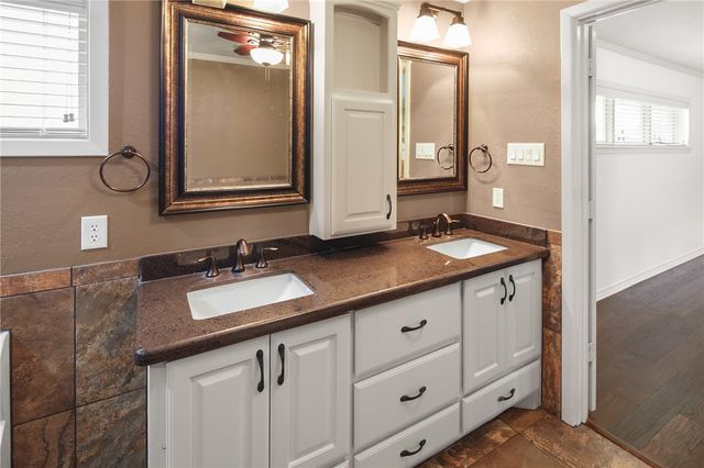 801 South Rosemary Drive, Bryan, TX 77802