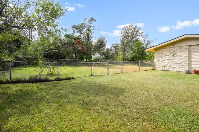 801 South Rosemary Drive, Bryan, TX 77802