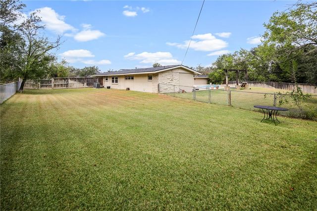 801 South Rosemary Drive, Bryan, TX 77802
