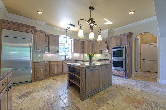 242 Ridgemont Drive, Heath, TX 75126