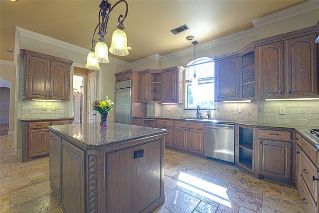 242 Ridgemont Drive, Heath, TX 75126