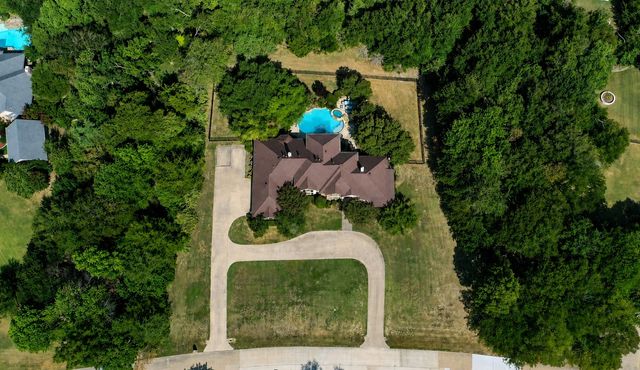 242 Ridgemont Drive, Heath, TX 75126