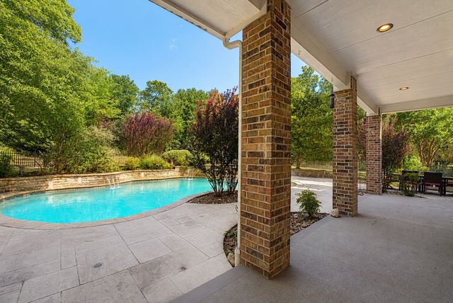 242 Ridgemont Drive, Heath, TX 75126