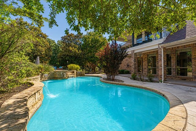 242 Ridgemont Drive, Heath, TX 75126