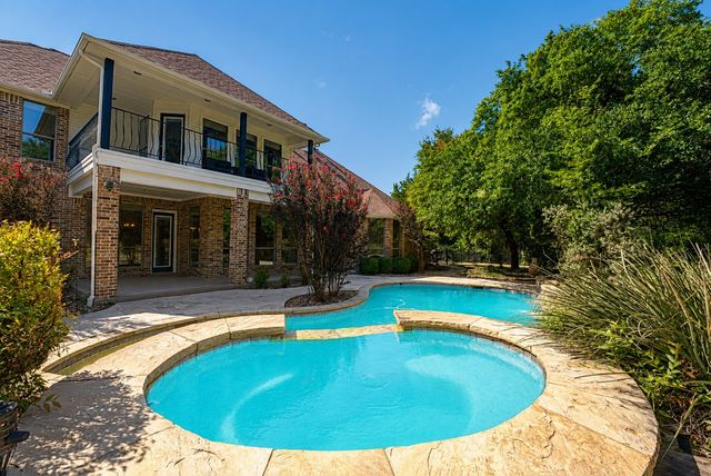 242 Ridgemont Drive, Heath, TX 75126