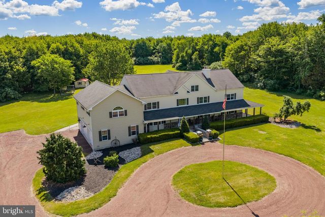 715 BUCKS RD, Perkasie, PA 18944