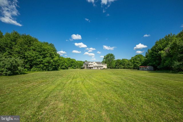 715 BUCKS RD, Perkasie, PA 18944