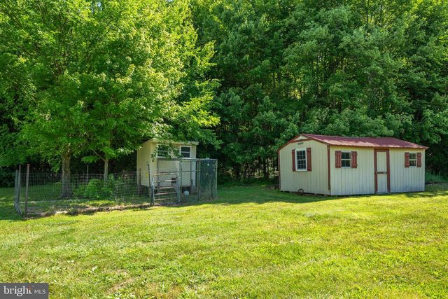 715 BUCKS RD, Perkasie, PA 18944