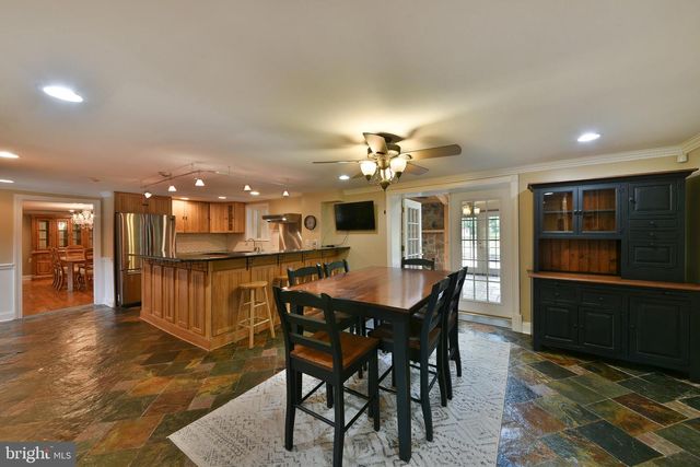 715 BUCKS RD, Perkasie, PA 18944