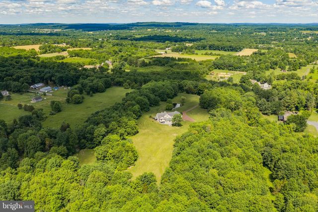 715 BUCKS RD, Perkasie, PA 18944