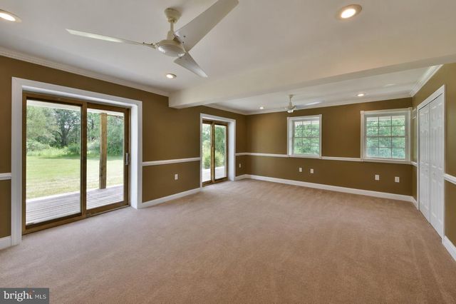 715 BUCKS RD, Perkasie, PA 18944