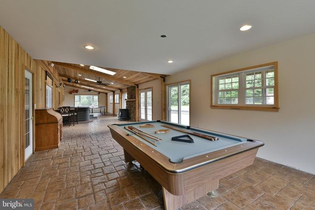 715 BUCKS RD, Perkasie, PA 18944