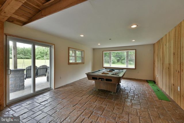 715 BUCKS RD, Perkasie, PA 18944