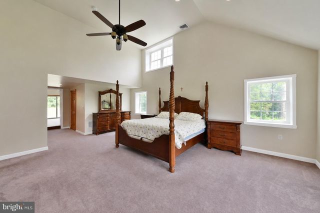 715 BUCKS RD, Perkasie, PA 18944