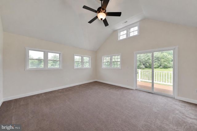 715 BUCKS RD, Perkasie, PA 18944
