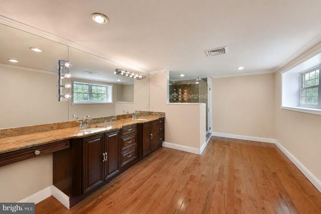 715 BUCKS RD, Perkasie, PA 18944